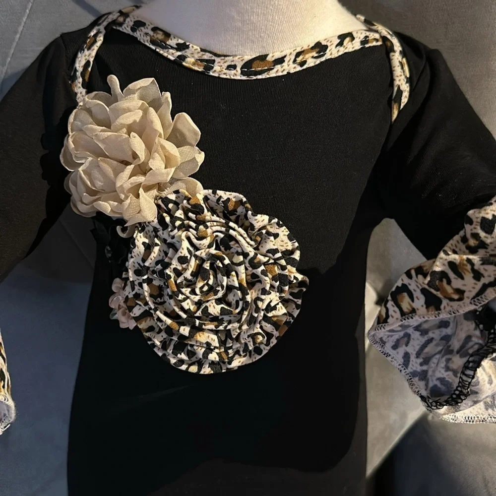 NWOT Posh Baby Blooms Boutique 3 pieces Outfit Size 0-3 months